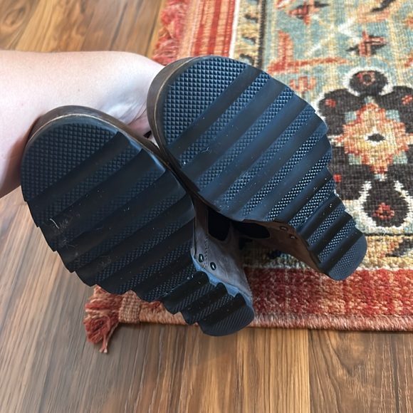 Sorel wedged booties size 7 - Picture 5 of 5